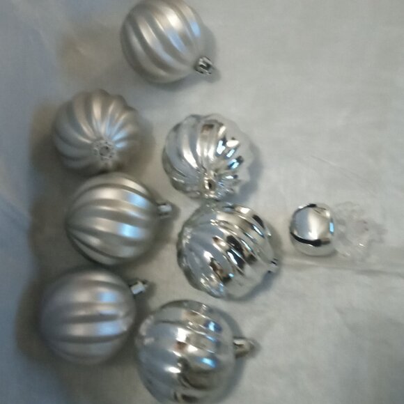 8 faux silver tree ornament no hooks Christmas in July decorative event - Picture 2 of 3